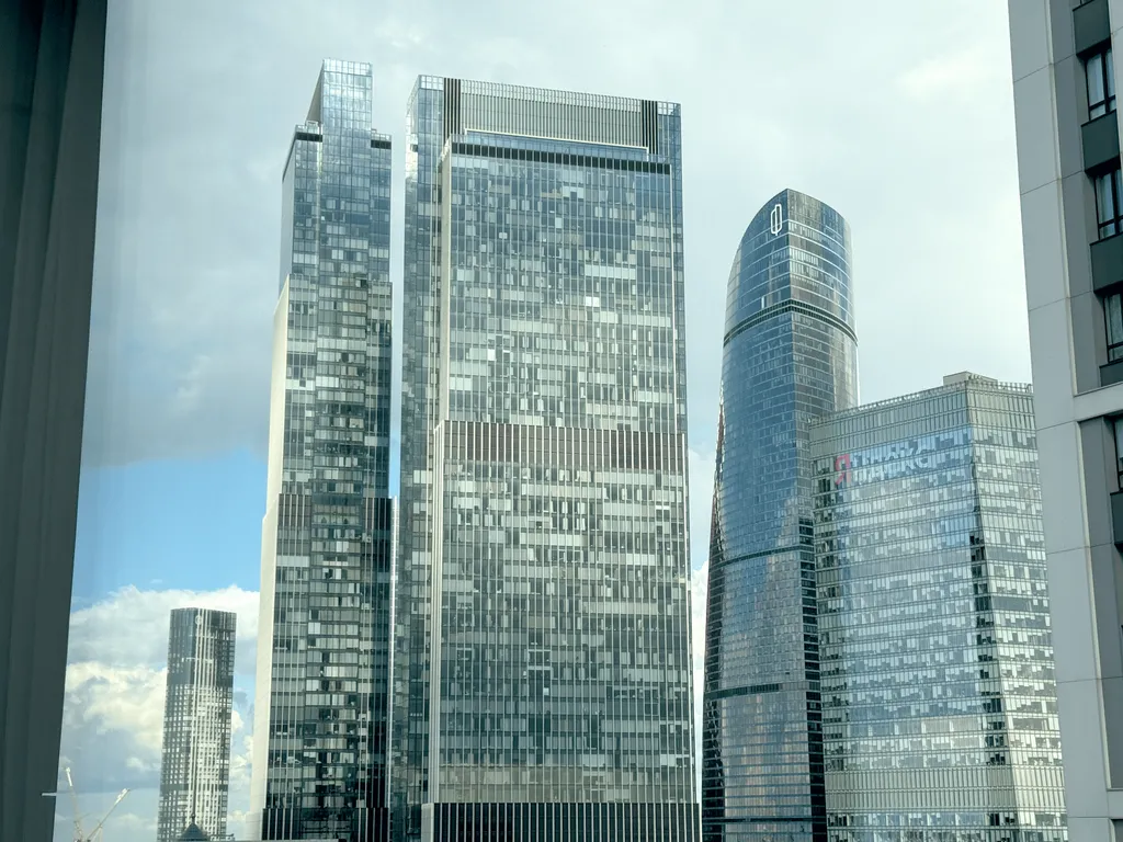 Шикарный вид с 33 этажа на Москва-Сити