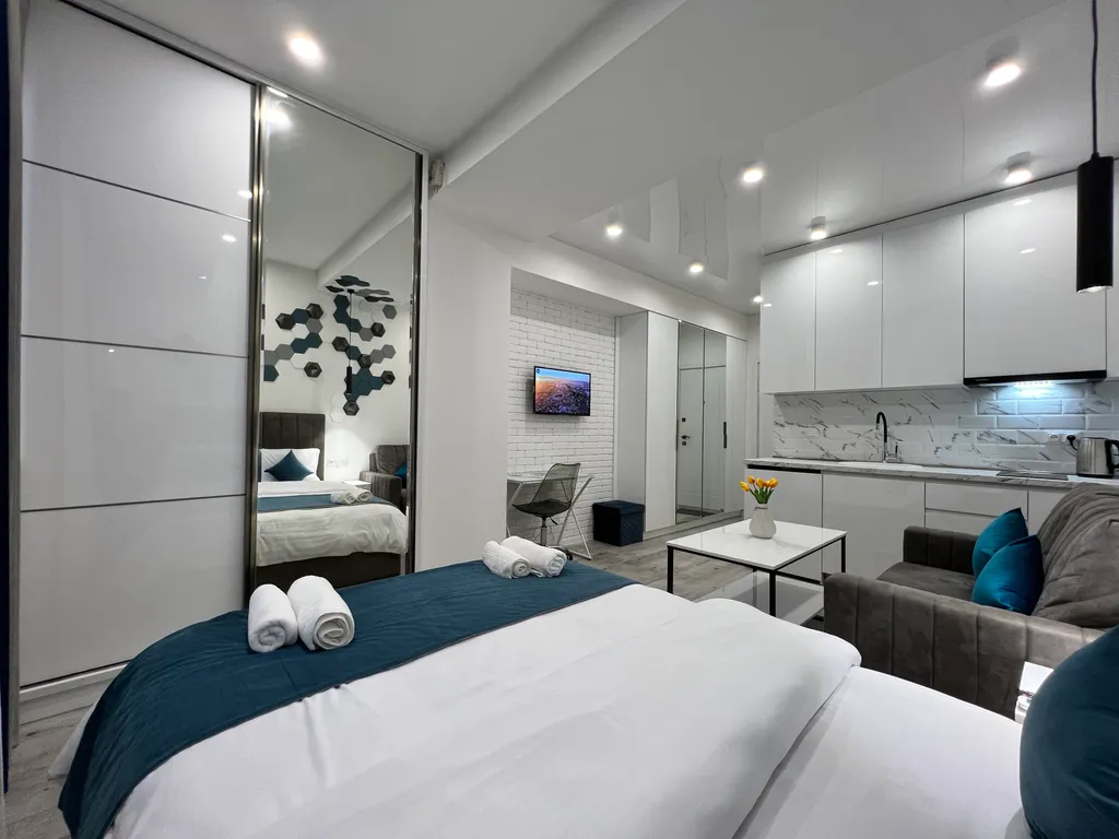 Creative Studio-Work and Relax by Republic Square