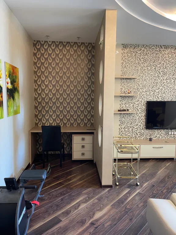 Элитная квартира с джакузи и прекрасным видом на город в самом центре