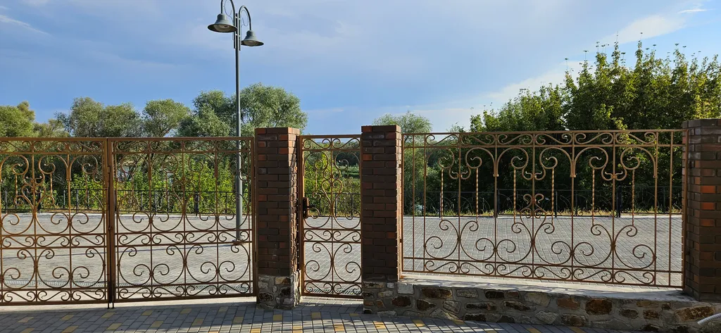 Дом на набережной