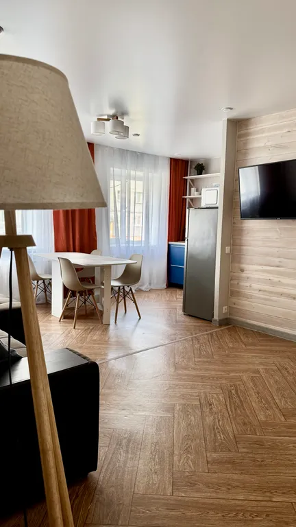 Квартира Уютная евротрешка с большой гостиной и двумя изолированными спальнями — аренда посуточно в Кировск