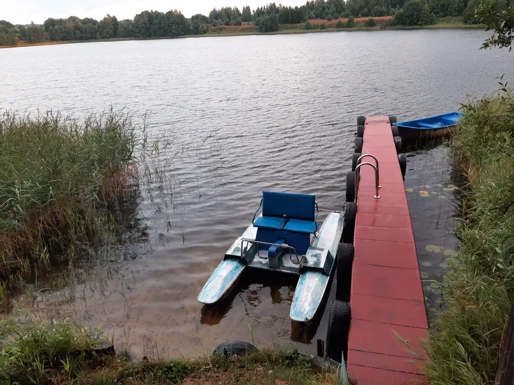 Домик у озера