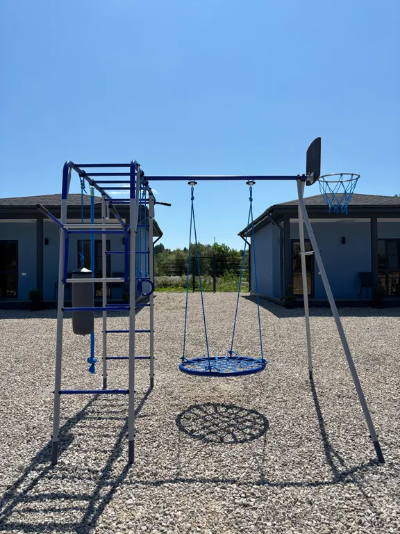 Полуторакомнатный коттедж вблизи реки Хыпста