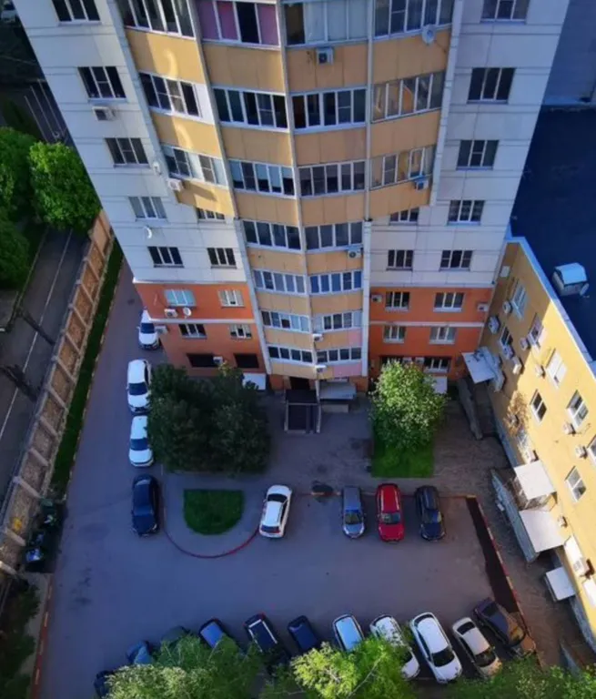 Просторная квартира с тёплым антуражем