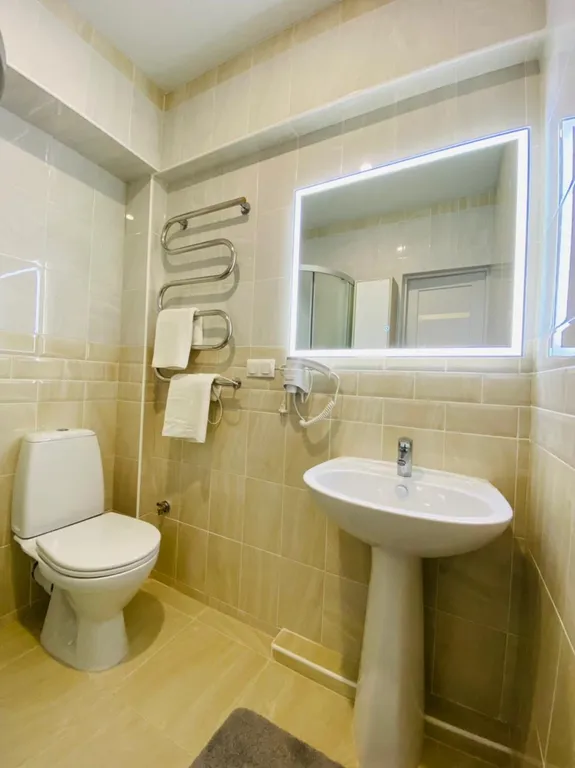 Студия с завораживающим видом и летним бассейном