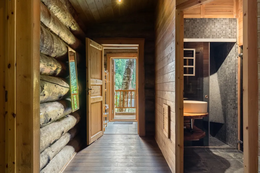 Уютный деревянный эко-дом