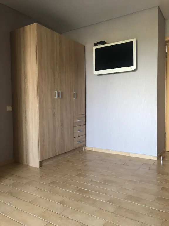 Тихий, просторный номер на втором этаже