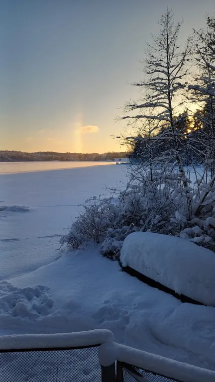 Дом на берегу озера