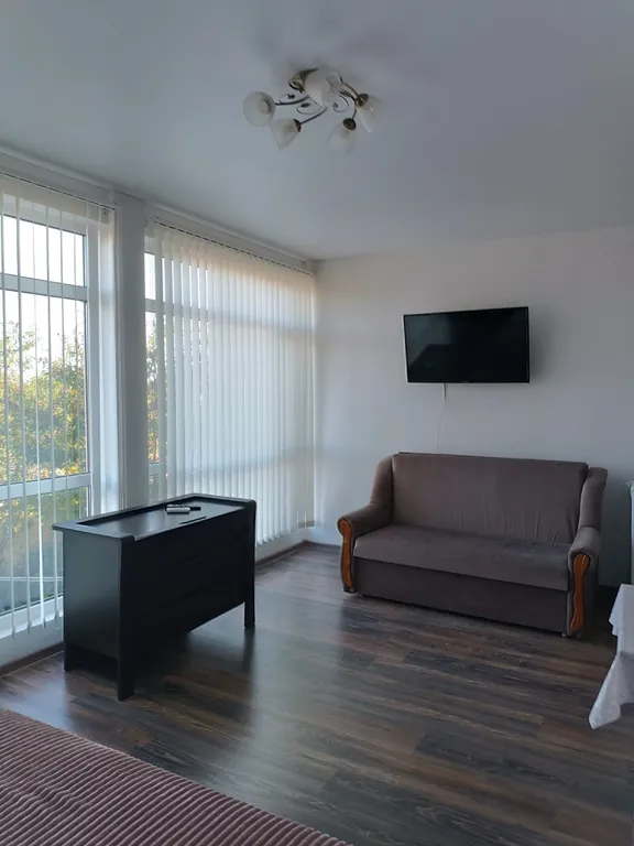 сдается коттедж 2  этажа.130 кв. м, с тремя отдельными комнатами