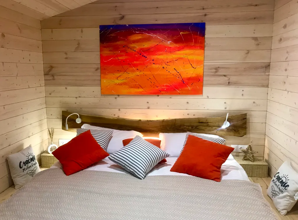 Уютный современный дом на берегу прекрасного озера