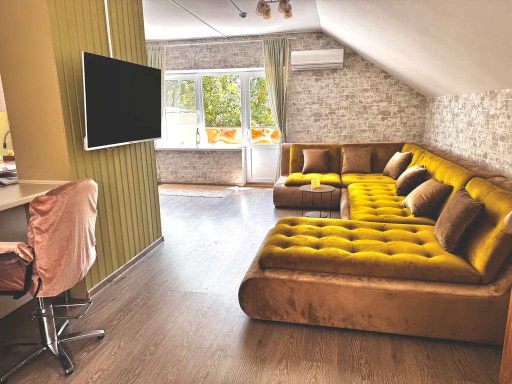 Райская мансарда с балконом на море: простор, комфорт и уют