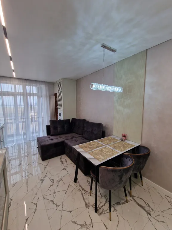 Квартира с ремонтом и видом на озеро Мойнаки