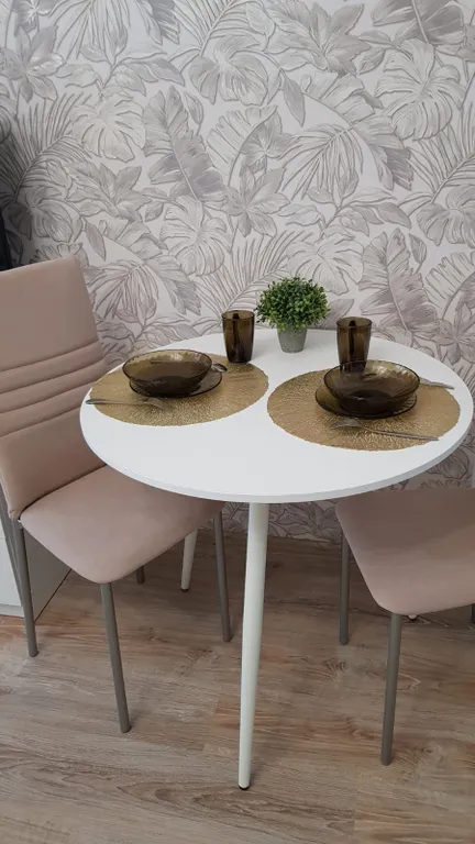 Стильная студия с балконом рядом с парком