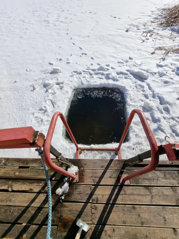 Дом-корабль с баней на Минском море