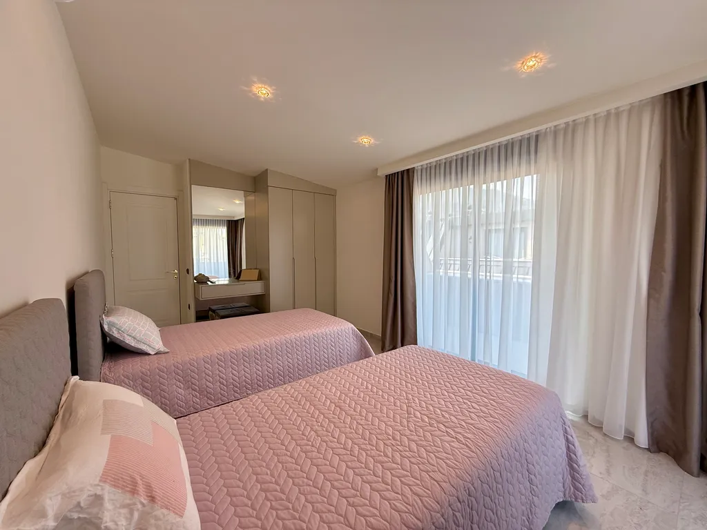 SA Apartments, Luxury 2BD Duplex