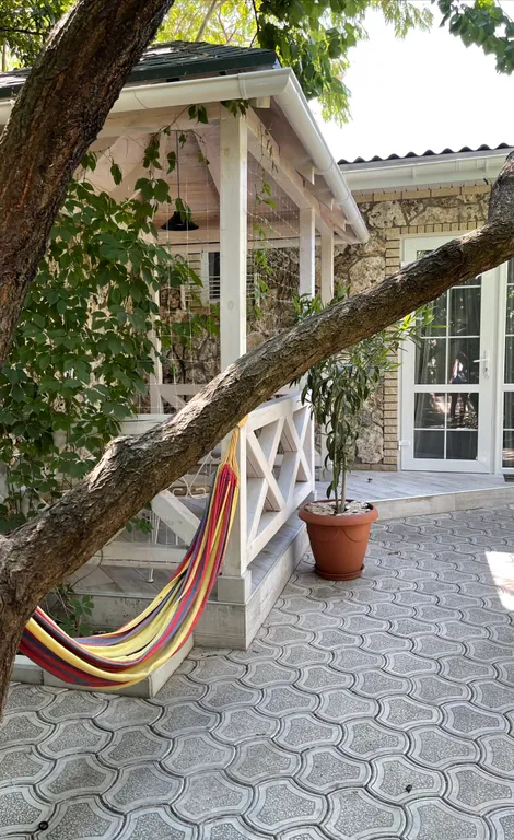 Студия со всеми удобствами и кухней