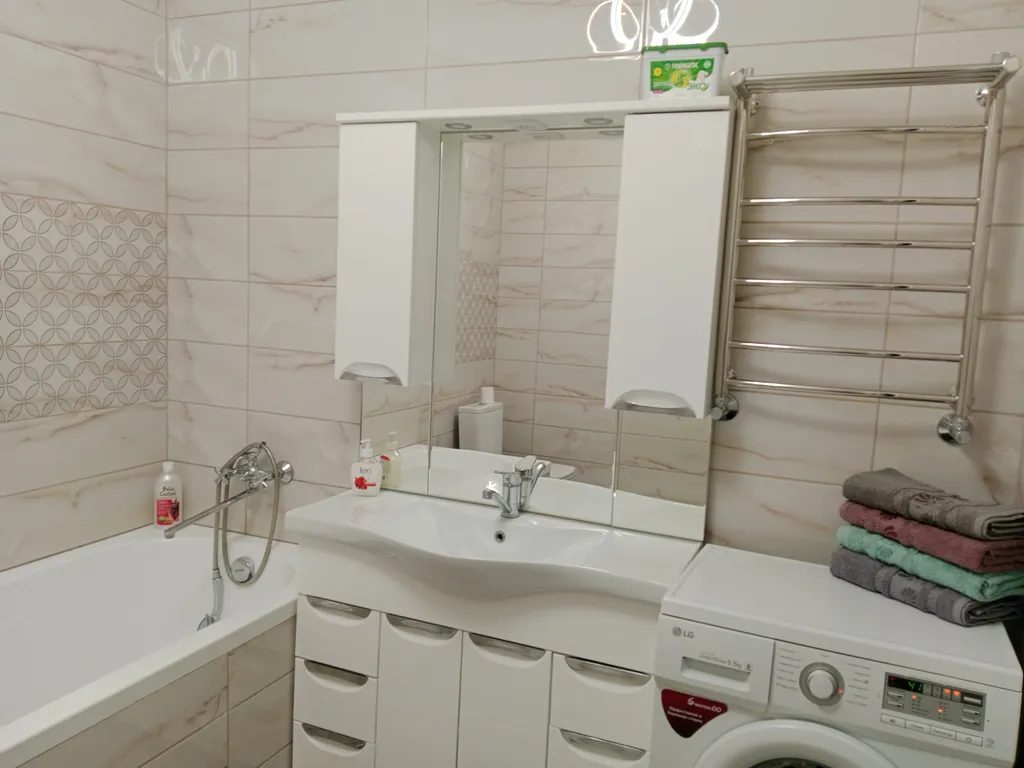 Большая квартира с индивидуальным отоплением на Палестине