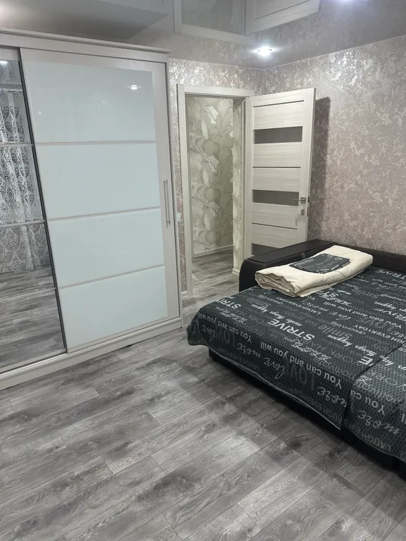 Двухэтажный дом с баней и бассейном