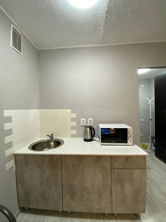 Уютная и чистая квартира с удобным заездом в город и большой парковкой