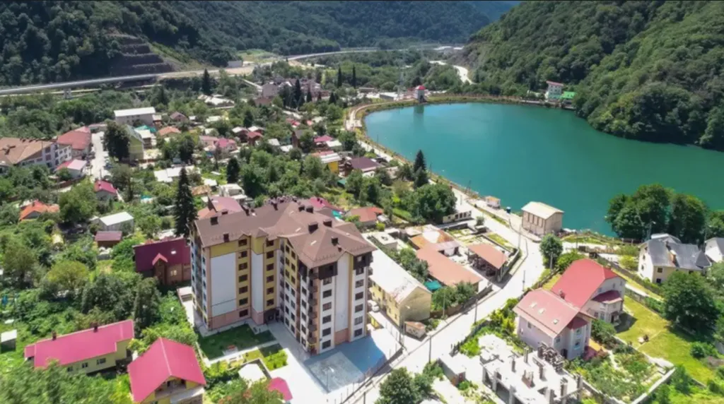 Чудесная квартира с видом на озеро и горы