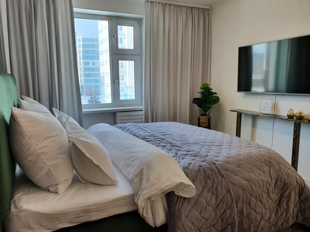 Квартира с большой кроватью и оплаченными домашними кинотеатрами