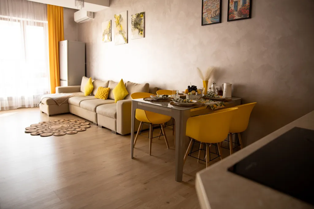 Желтые лимоны