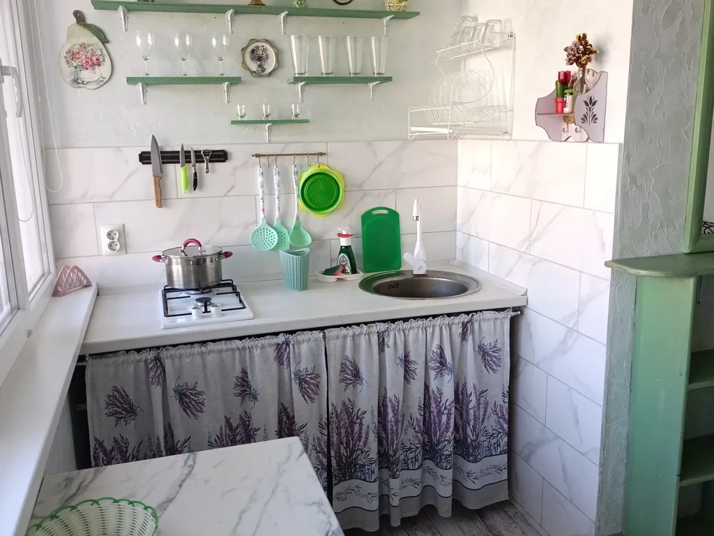 Квартира Двухэтажный номер зелёный — аренда посуточно в Заозёрное