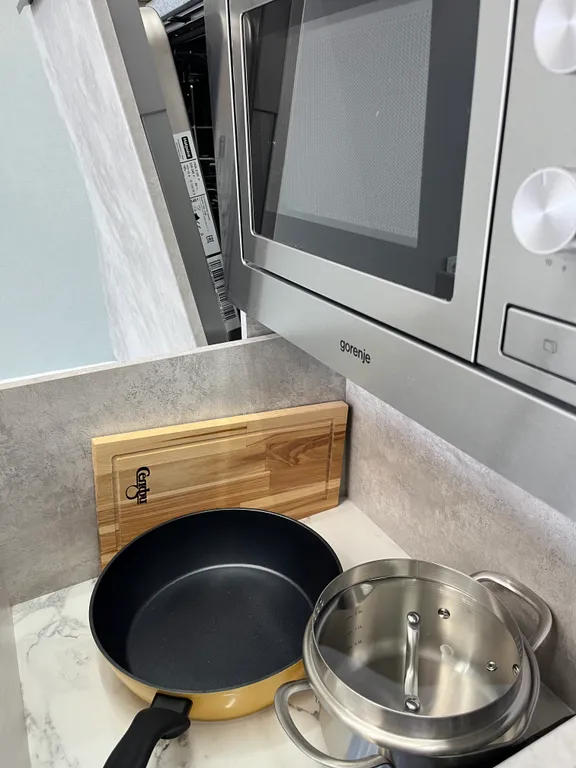 У ресторана! 14-й этаж и с видом на город.