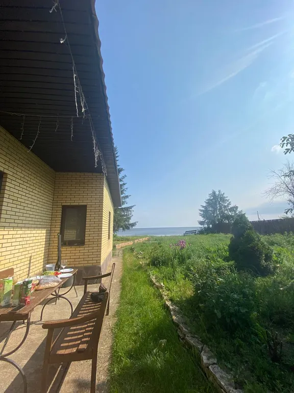 Дом на берегу Камского моря