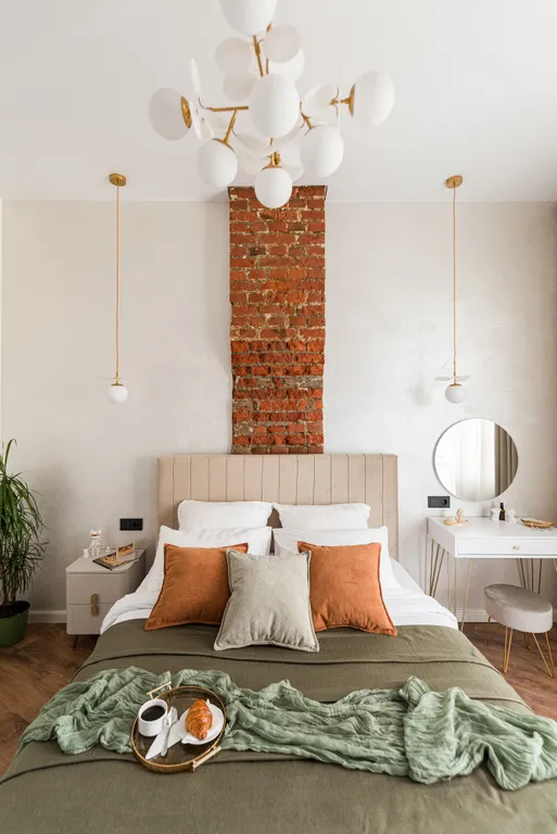 Сталинка после ремонта с видом на главный проспект и закаты