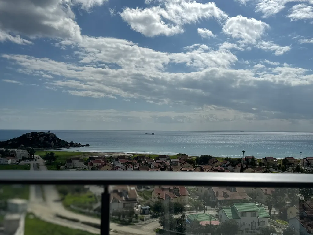 Стильные апартаменты с видом на море