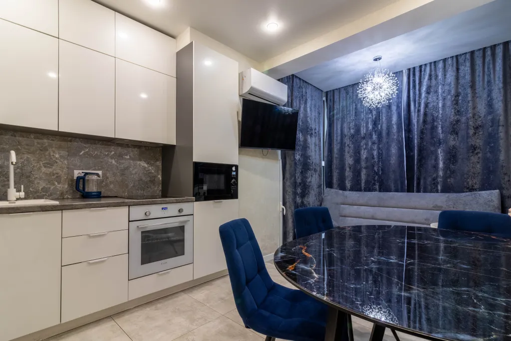 Уютная евродвушка на побережье с бассейном на крыше