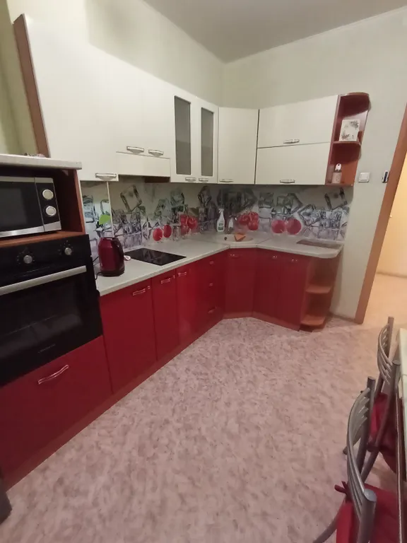 Уютная квартира в хорошем районе — аренда посуточно в Бийск