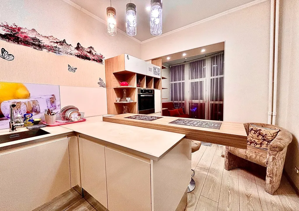 Студия с панорамным видом на набережную