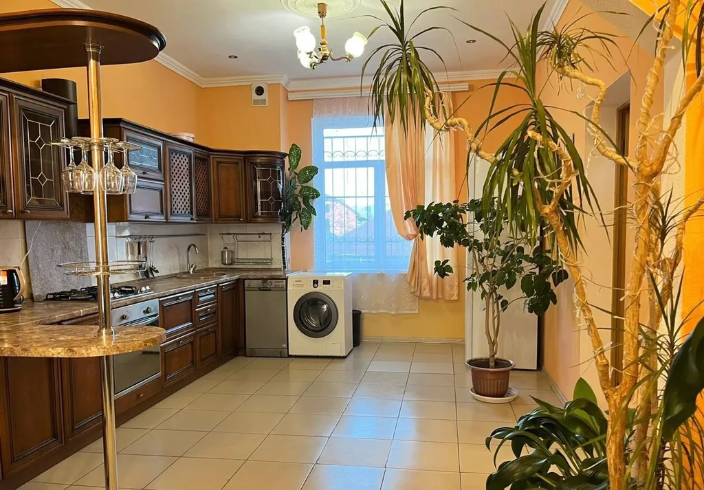 Два этажа с отдельным входом в уютном доме в ущелье рядом с озером