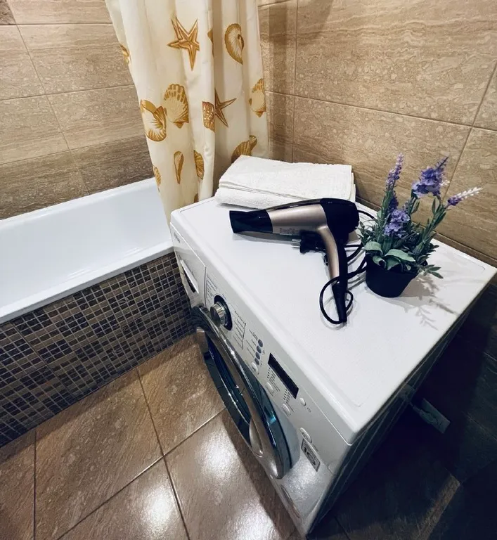 Просторная евротрешка рядом с метро и видом на набережную