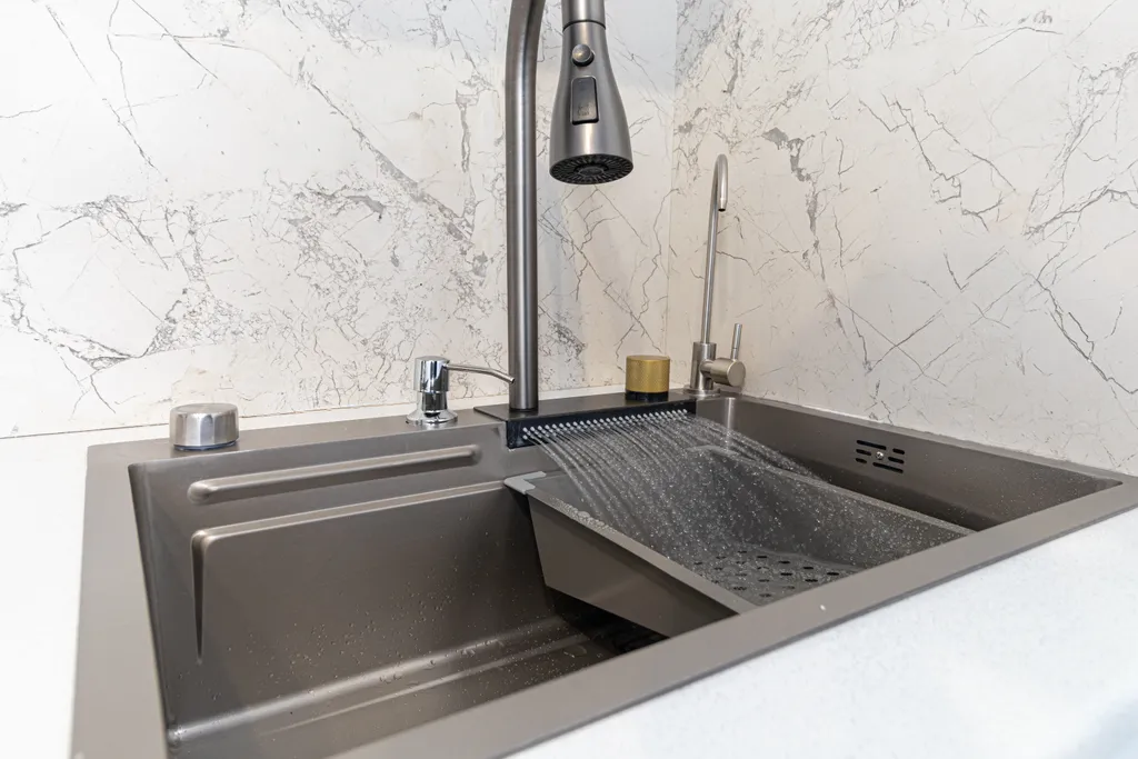 Квартира Светлая квартира с дизайнерским ремонтом Алисой и качелями в спальне — Краснодар