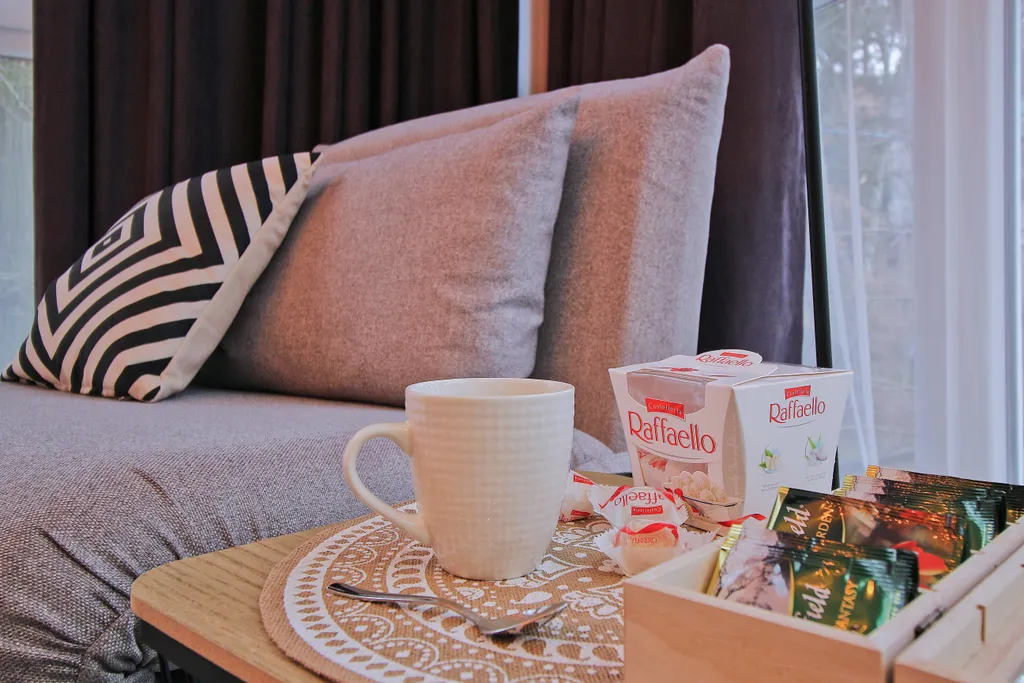 Студия с панорамными окнами в центре