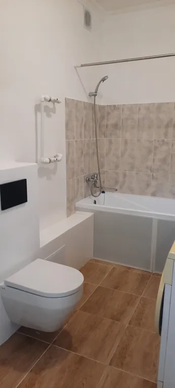 Современная студия в новом доме в центре города