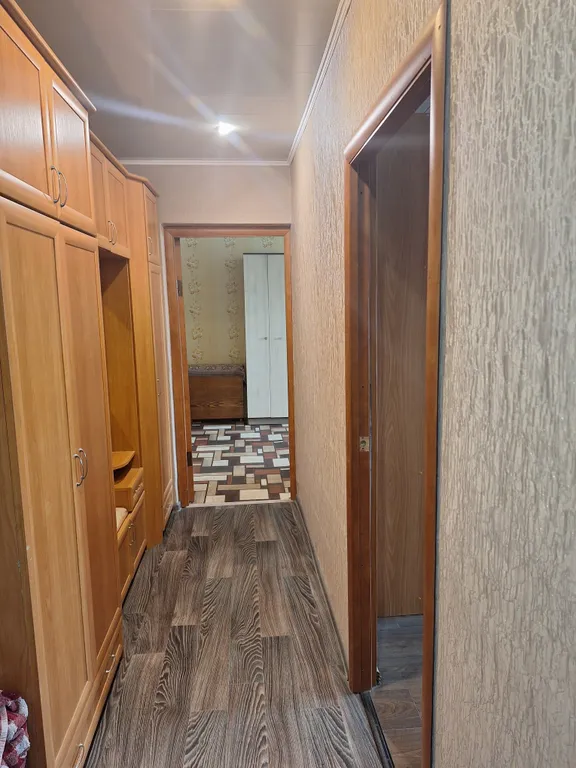 Квартира Трёхкомнатная квартира в удобном месте, рядом вокзал и автостанция — Тихвин