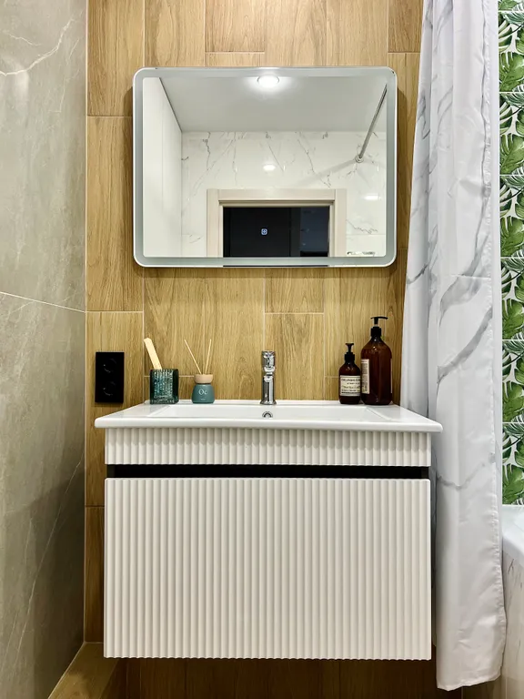 Новая квартира с дизайнерским ремонтом класса люкс