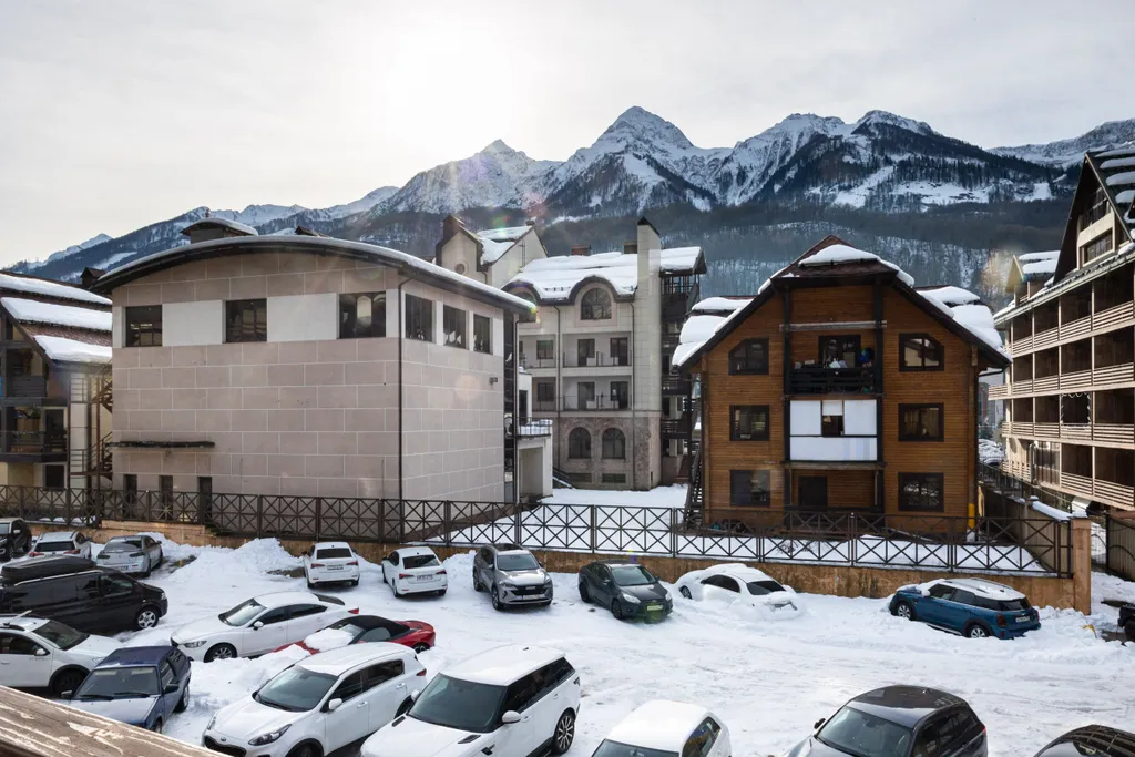 Современные дизайнерские апартаменты с потрясающим видом на горы