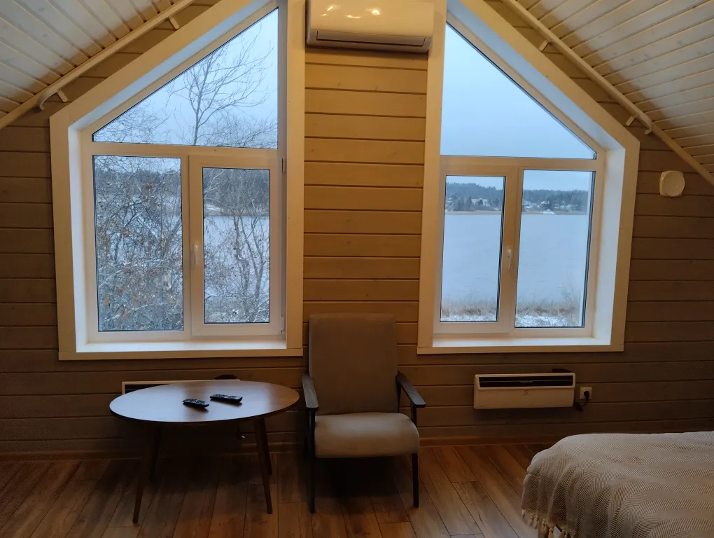 Дом у озера