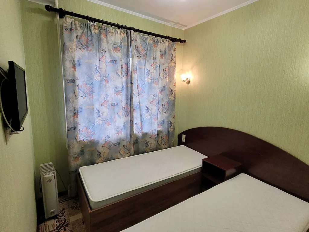 Студия с тремя спальнями, двумя с/у