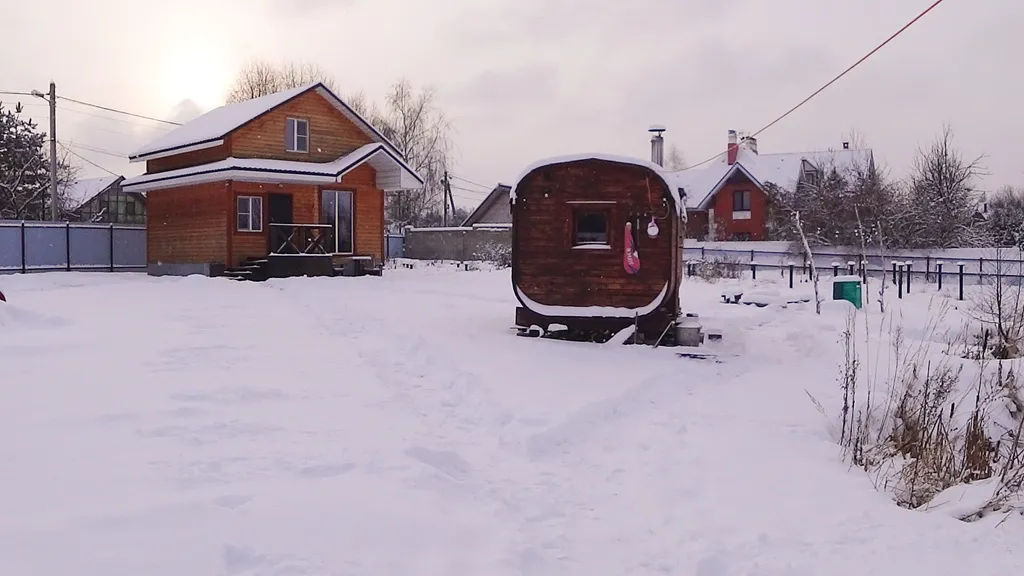 Остров Аннушки - уютные домики у реки