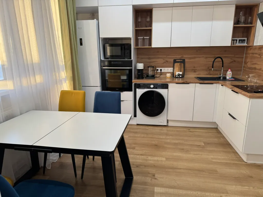 Просторная видовая квартира в ЖК Возрождение — аренда посуточно в Сургут