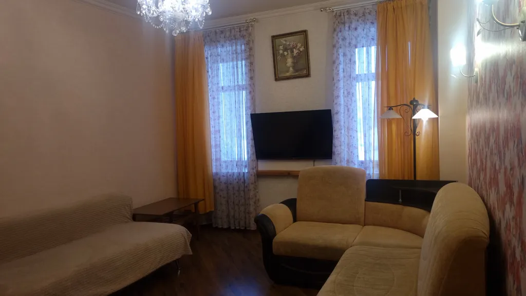 Прекрасная большая квартира в историческом центре грода — аренда посуточно в Магадан