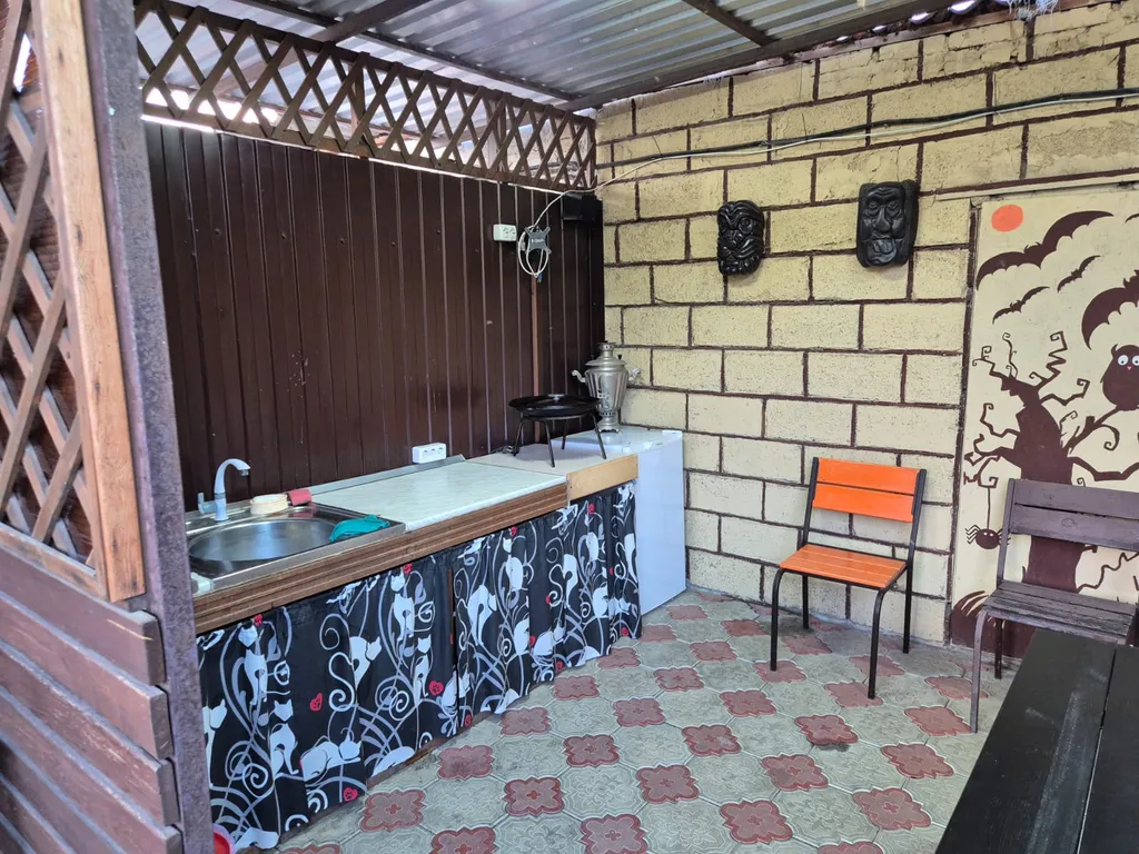 Дача с бассейном на море