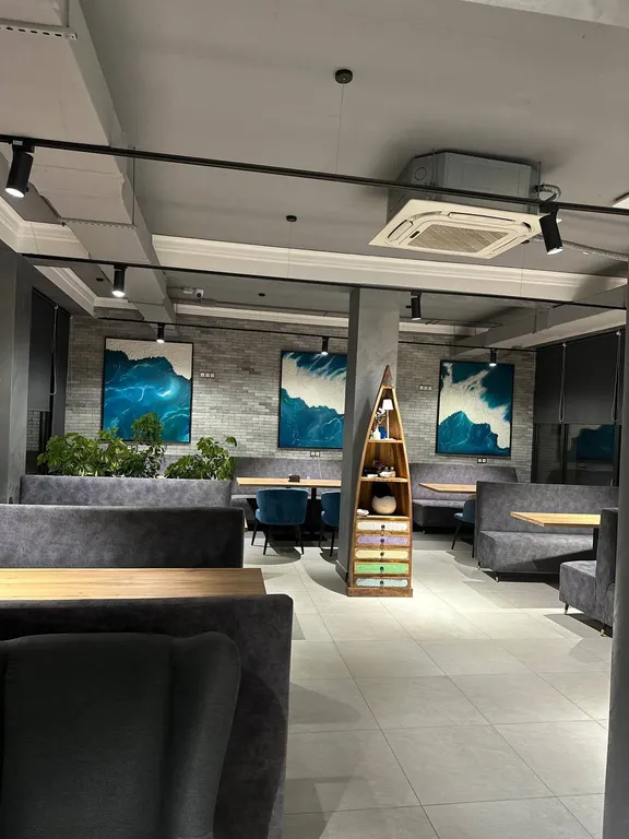 Уютный номер в отеле с ухоженной территорией на берегу моря