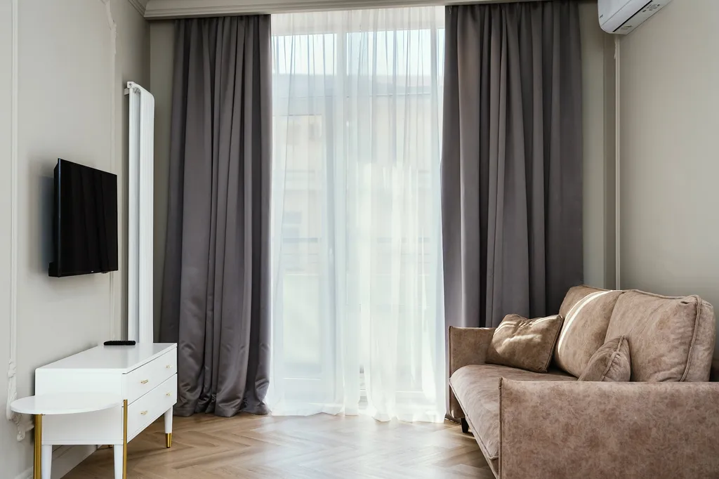 Стильные Апартаменты в центре Ялты «Yalta Plaza Holidays» 100м до Моря